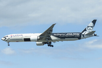 LATAM (Galaxy Edge Livery) - B773 - PT-MUA